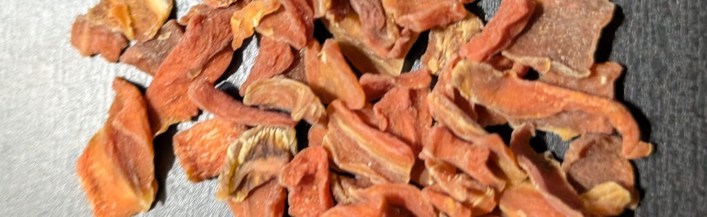 Image of carrot flakes which are one of our favorite single-ingredient treats for guinea pigs